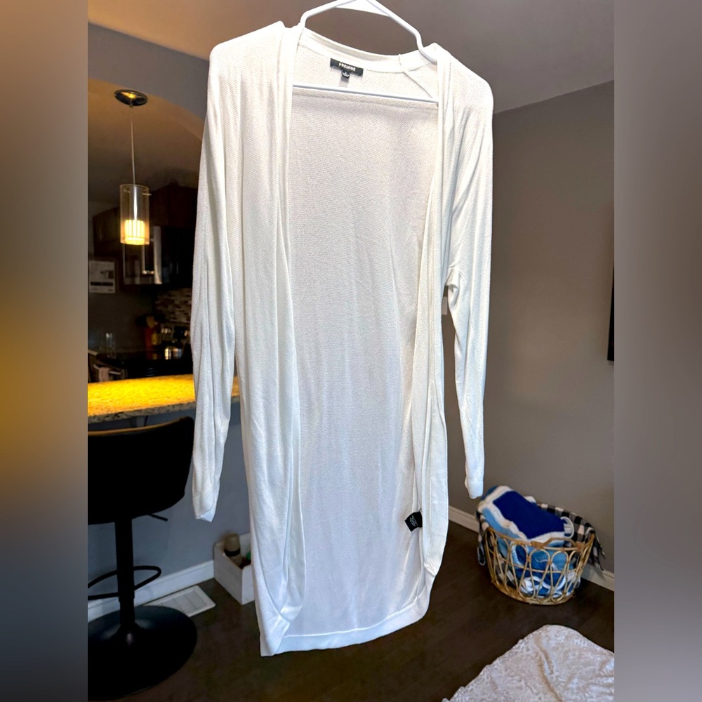 ‼️PART OF FOUR FOR 15‼️New White Cardigan Premise